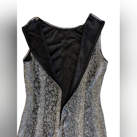 Tahari NWT Dress Sleeveless Mini Bodycon Reptile Print Grey/Black Size 2 - Picture 7 of 13